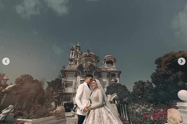 اللاعب مصطفى محمد وزوجته (2)