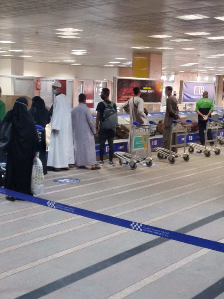 مطار الأقصر يشهد عودة أول رحلة دولية من جدة لإعادة 150 مصرياً عالقاً بالسعودية (3)
