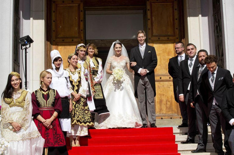 121-185341-corona-wedding-albania-5