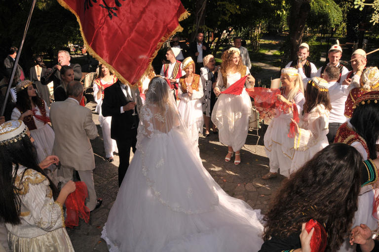 121-185340-corona-wedding-albania-2