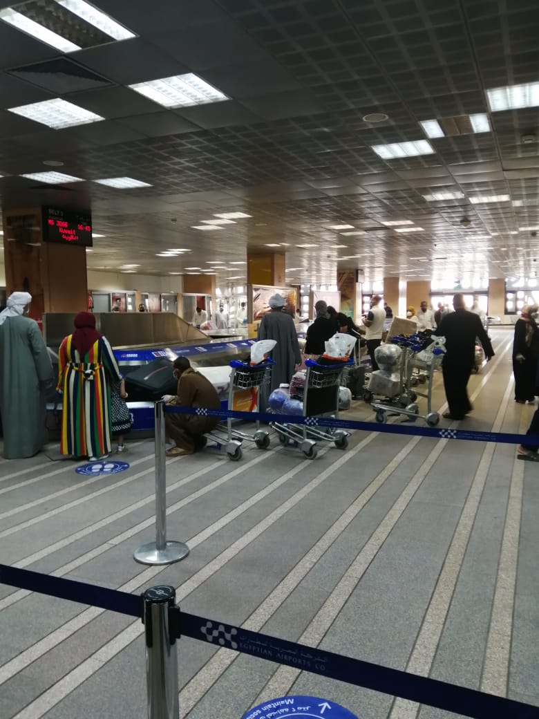 مطار الأقصر الدولى يستقبل رحلة دولة ثالثة تقل 151 مصرياً عالقاً بدولة الكويت (3)