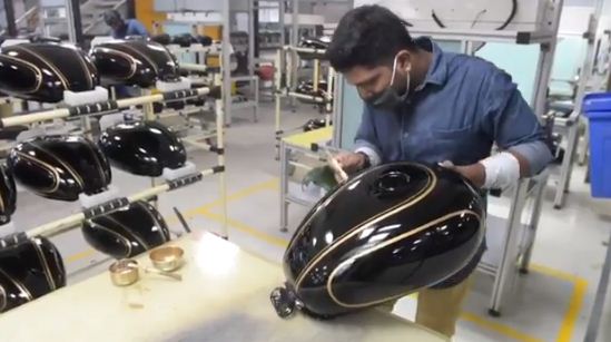 عودة عمل مصنع للدراجات البخارية