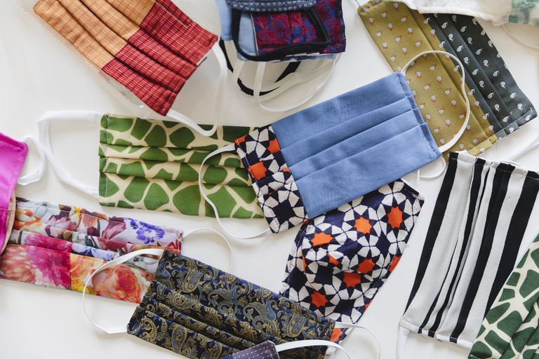 كمامة من القماش الايطالى