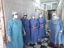 فريق ولادة الطفلة نور بمستشفى بنها التعليمي