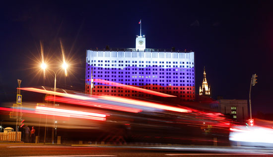 علم روسيا يزين مبنى الكرملين خلال الاحتفالات