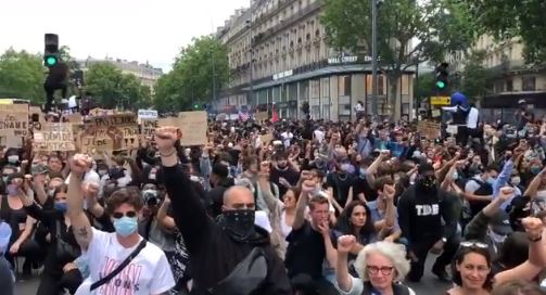 مظاهرات فرنسا (1)