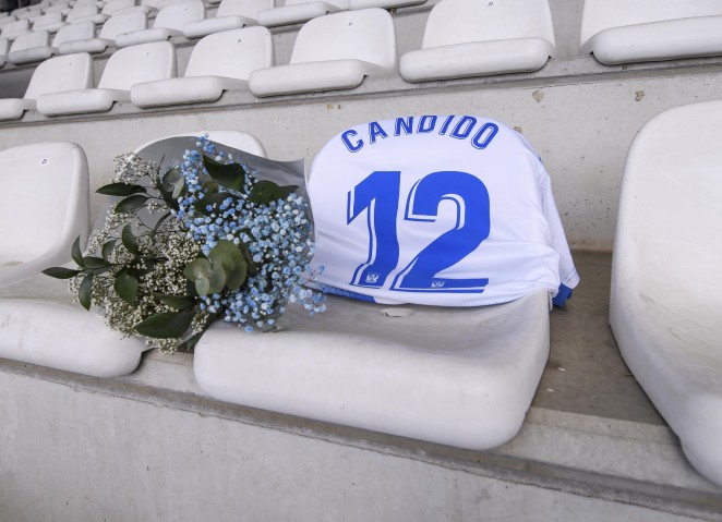 تكريم مشجعى ليجانيس ضحايا فيروس كورونا (6)