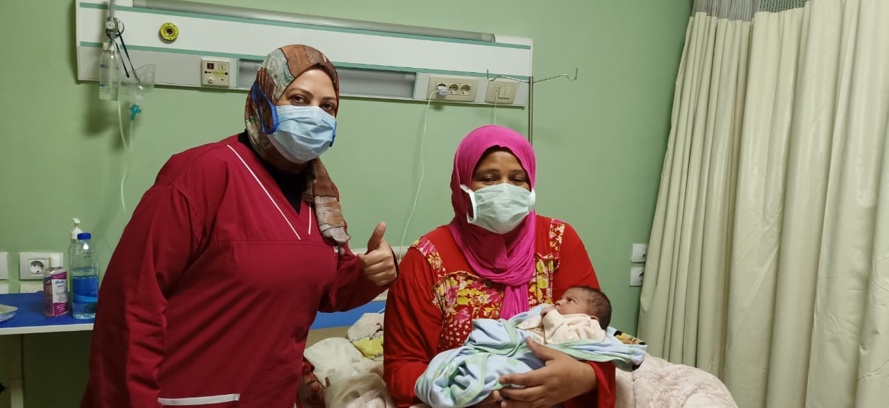 شفاء وخروج حالة الولادة القيصرية التي تمت بالمستشفى وطفلتها