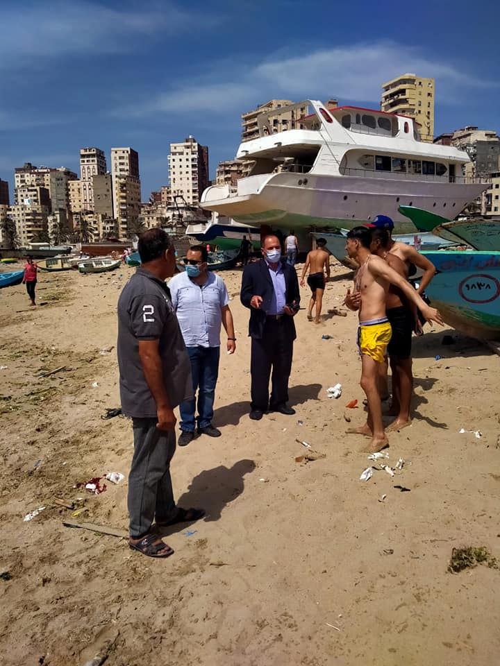 مخالفات على شواطئ الاسكندرية (3)