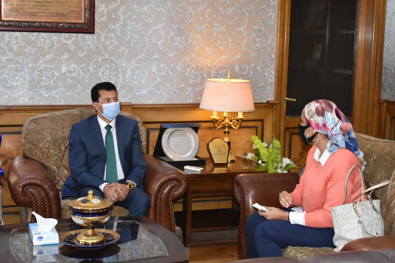 وزير الرياضة واية مدنى وزير الرياضة واية مدنى