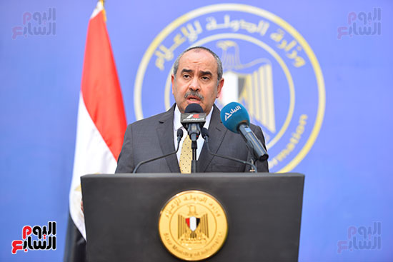 وزير الطيران المدني الطيار محمد منار (4)