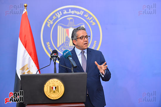 الدكتور خالد العناني، هو وزير السياحة والآثار (8)