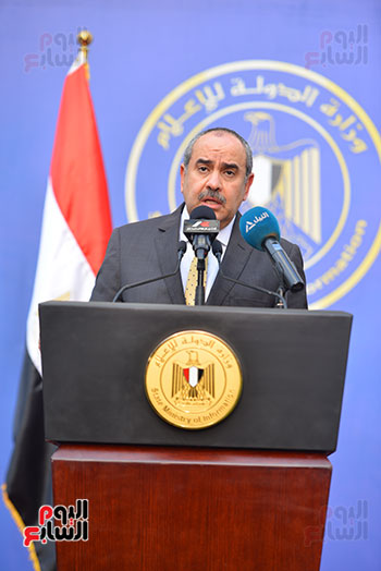 وزير الطيران المدني الطيار محمد منار (3)
