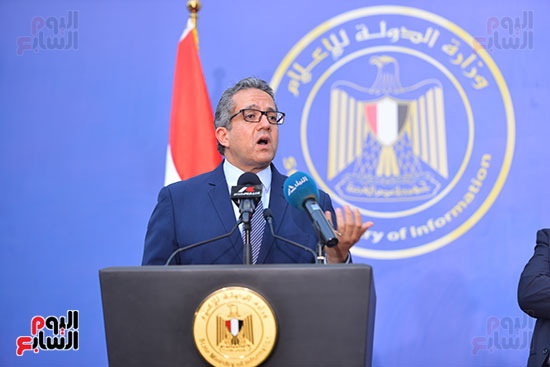 الدكتور خالد العناني، هو وزير السياحة والآثار (2)