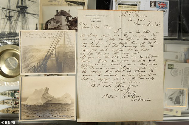 صورة الجبل الجليدي مرفقة مع رسالة من القبطان