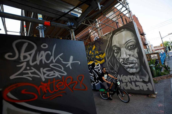 جداريات في تورونتو ضد العنصرية (8)