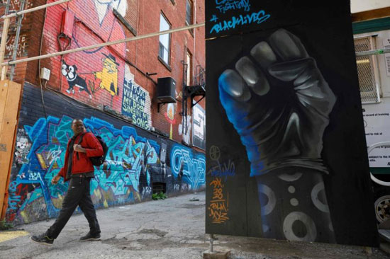 جداريات في تورونتو ضد العنصرية (12)