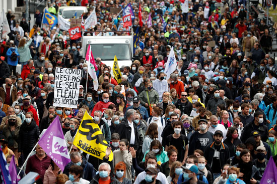 مظاهرات للعاملين الصحيين فى فرنسا لتحسين أجورهم