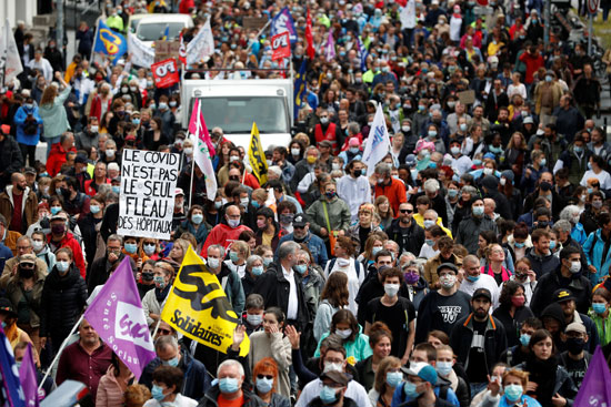 مظاهرات للعاملين الصحيين فى فرنسا لتحسين أجورهم