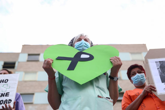 أحد العاملون الطبيون فى مدريد