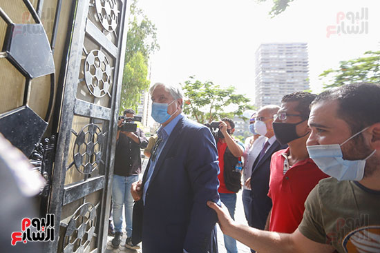 الخطيب فى اتحاد الكره (5)