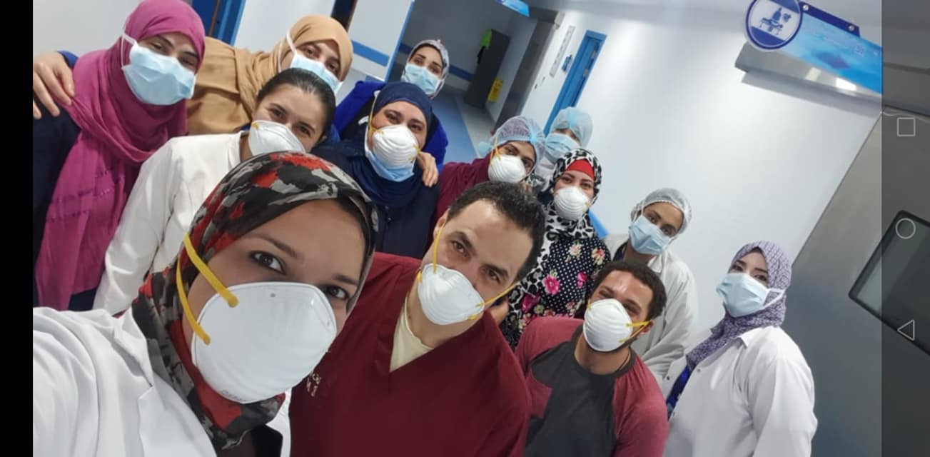 صور.. رحلة 100 يوم فى العزل لمدير مستشفى العجمى بالإسكندرية من أجل صور.. رحلة 100 يوم فى العزل لمدير مستشفى العجمى بالإسكندرية من أجل