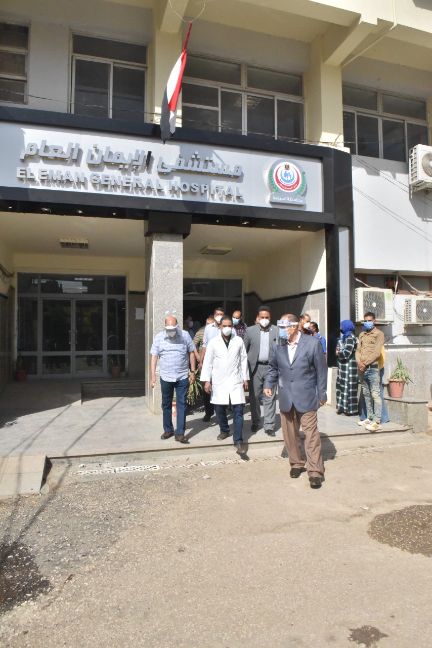 محافظ أسيوط يتفقد مستشفى الإيمان العام والشاملة (10)