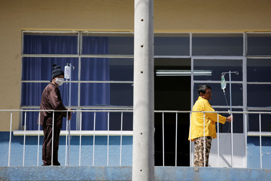 مصابون بكورونا فى أحدى المستشفيات