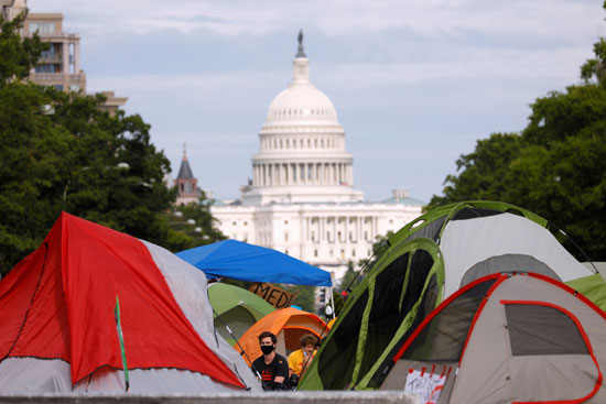 متظاهرون بالقرب من البيت الأبيض