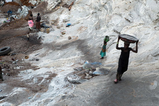 العمل فى المحاجر العمل فى المحاجر