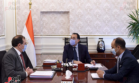 اجتماع رئيس الوزراء مع وزير البترول  (1)