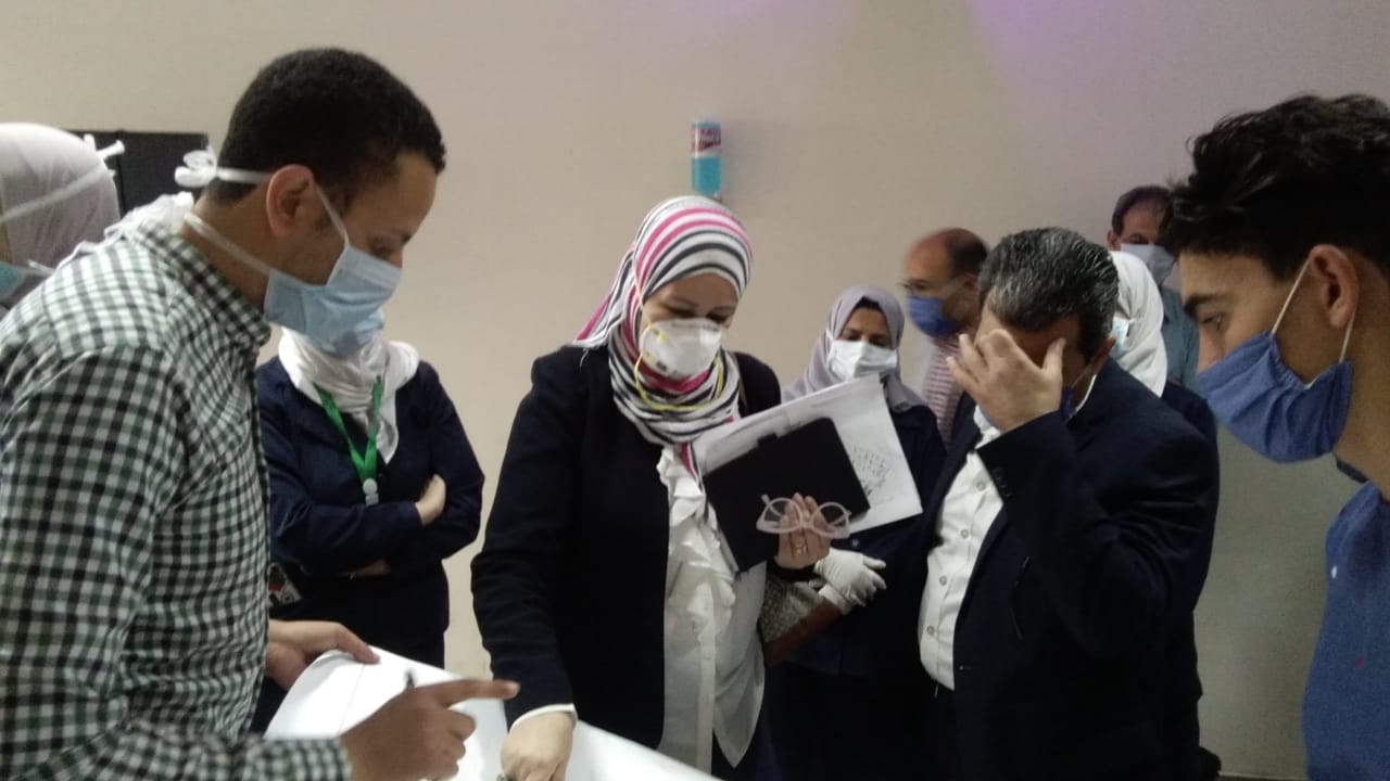 لجنة المجلس الأعلى للمستشفيات تتفقد مستشفى كفر الشيخ الجامعي (4)