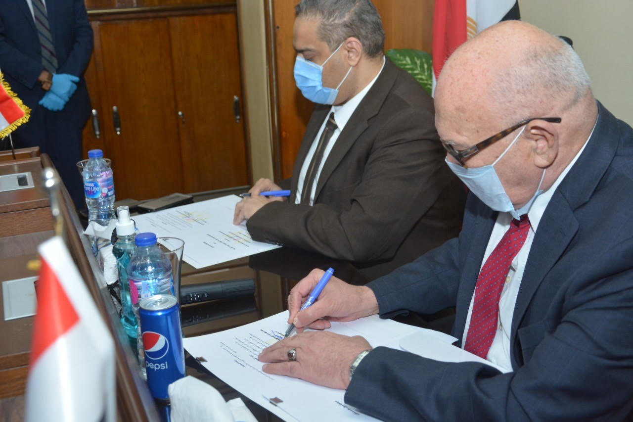 توقيع بروتوكول تعاون بين الهيئة القومية لسلامة الغذاء وهيئة الدواء المصرية (3)