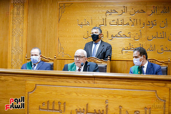 المستشار محمد السعيد الشربينى واعضاء المحكمة