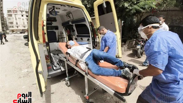نقل طالب لمستشفى العزل للاشتباه فى إصابته بكورونا (4)