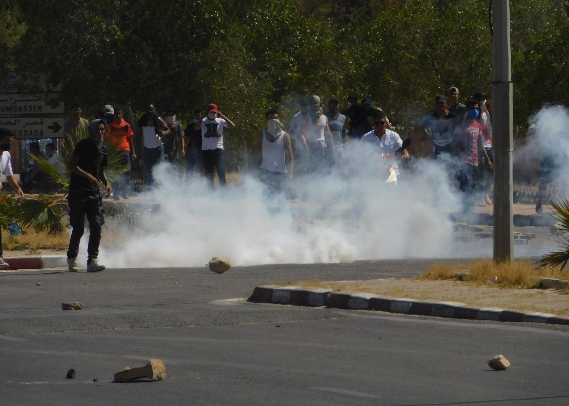 اشتباكات بين الأمن والمحتجين في تونس (3)