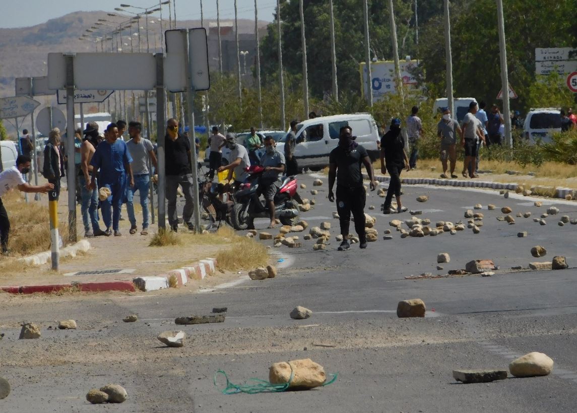 اشتباكات بين الأمن والمحتجين في تونس (4)