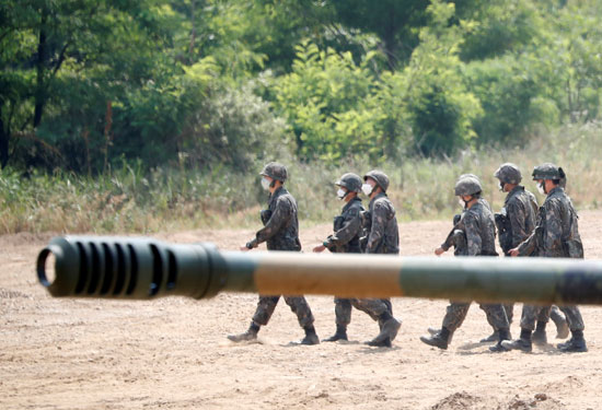 أفراد الجيش الكورى الجنوبى