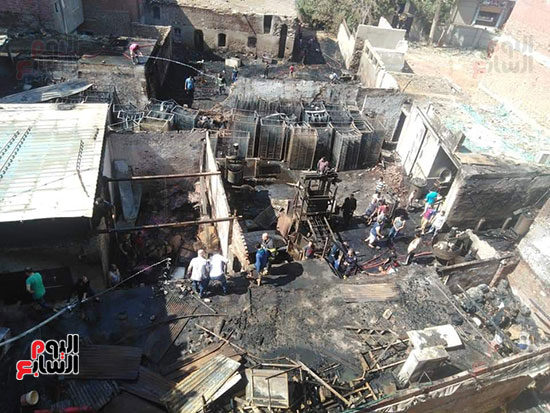 نشوب حريق مصنع حلويات (1)