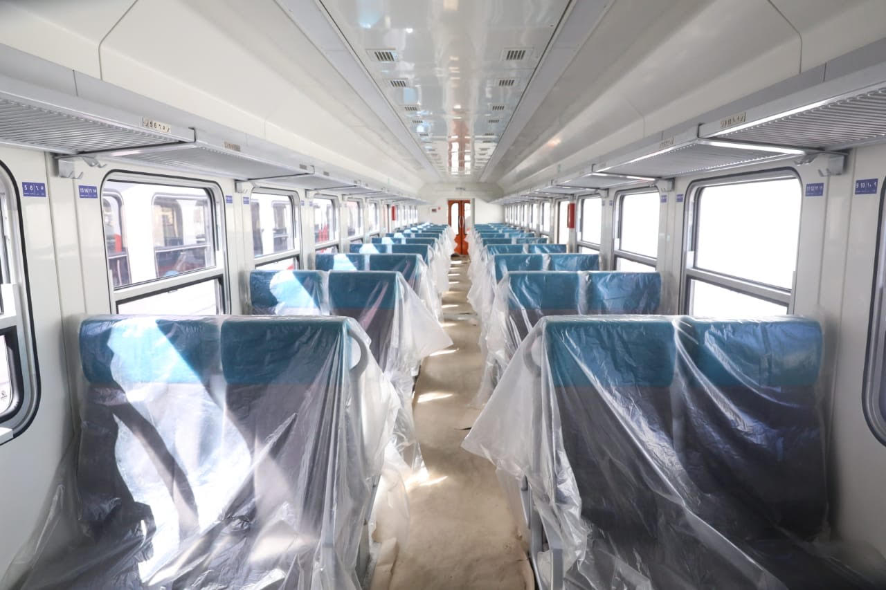 وصول الدفعة الأولى من عربات الركاب الجديدة للسكة الحديد ميناء الإسكندرية  (14)