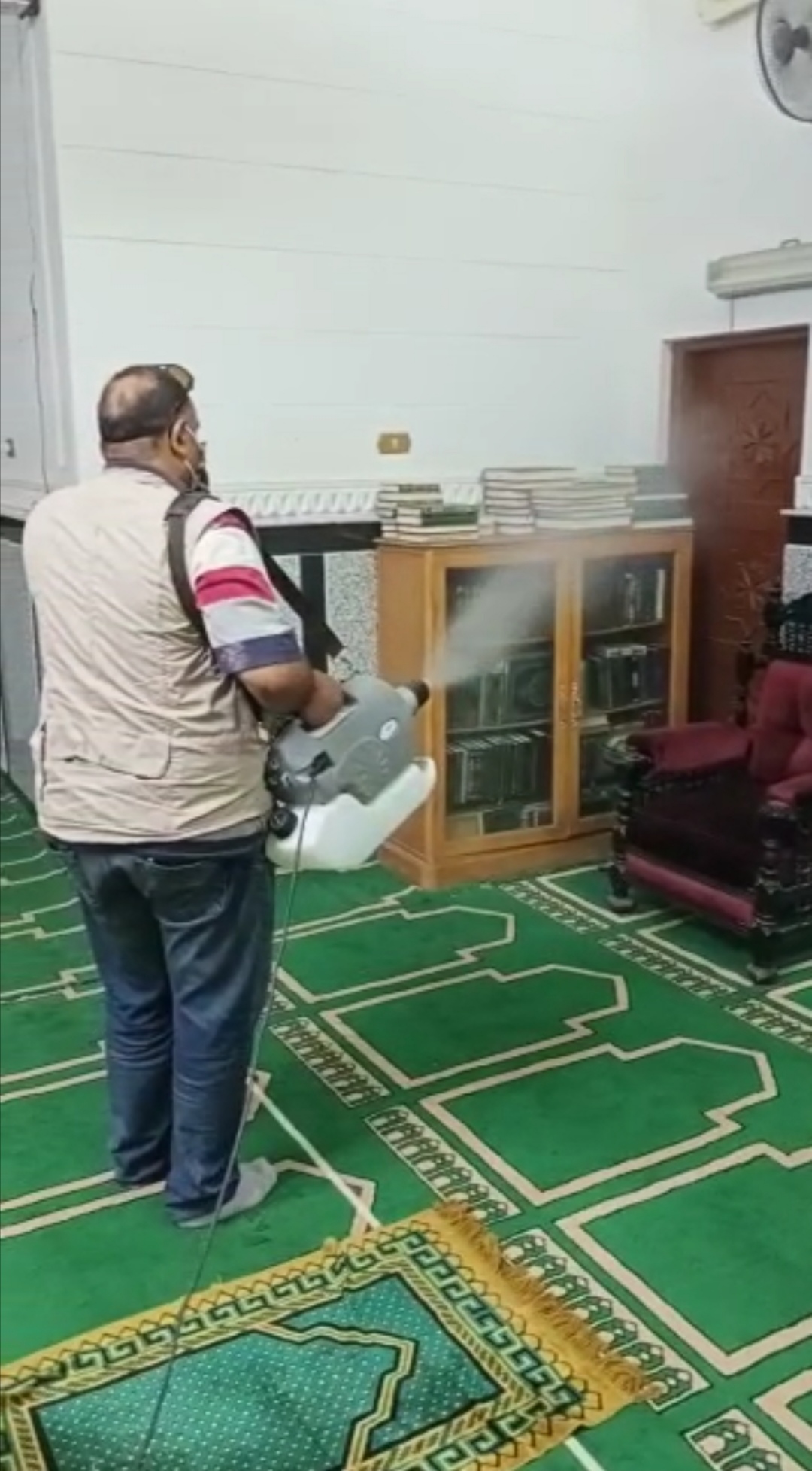 محافظة الجيزة تبدأ تعقيم المساجد تمهيدا لفتحها السبت (3)