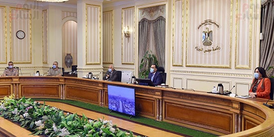 اجتماع  رئيس الوزراء لمتابعة الموقف التنفيذي لعدد من المشروعات الجاري تنفيذها في محافظة الجيزة (10)