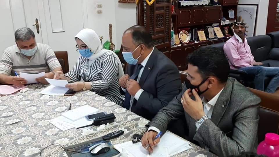 مدير تعليم القاهرة يتفقد إجراءات الوقاية بلجان الثانوية العامة (17)