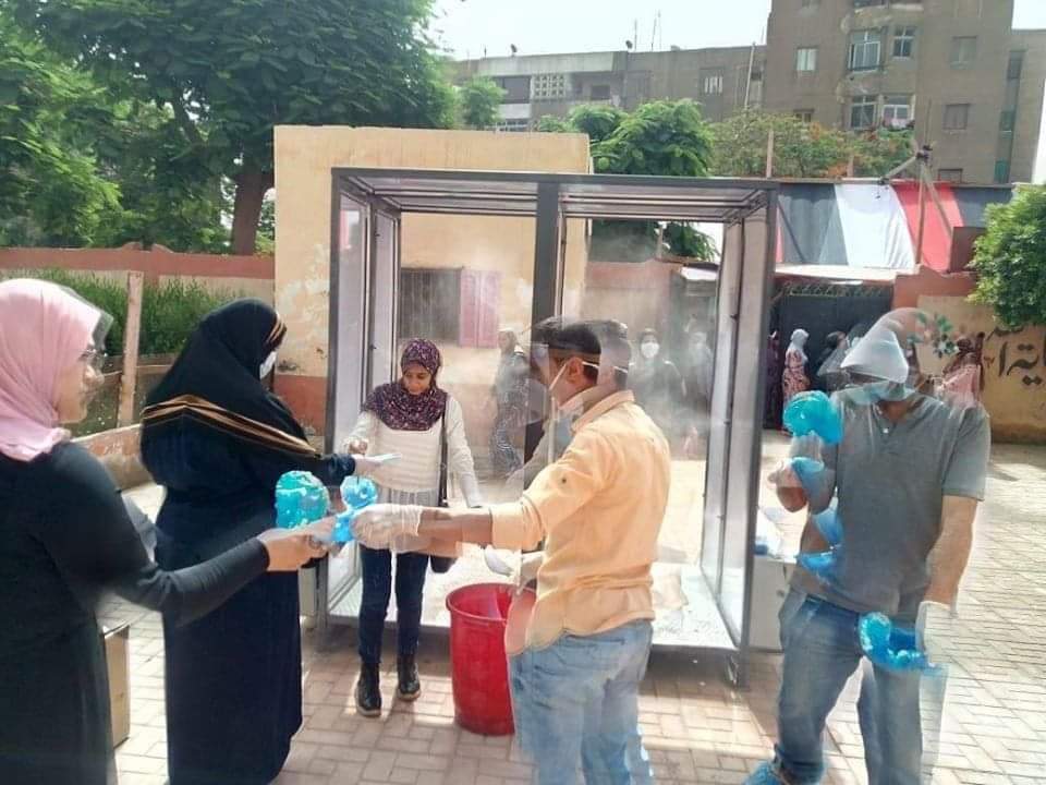 مدير تعليم القاهرة يتفقد إجراءات الوقاية بلجان الثانوية العامة (4)