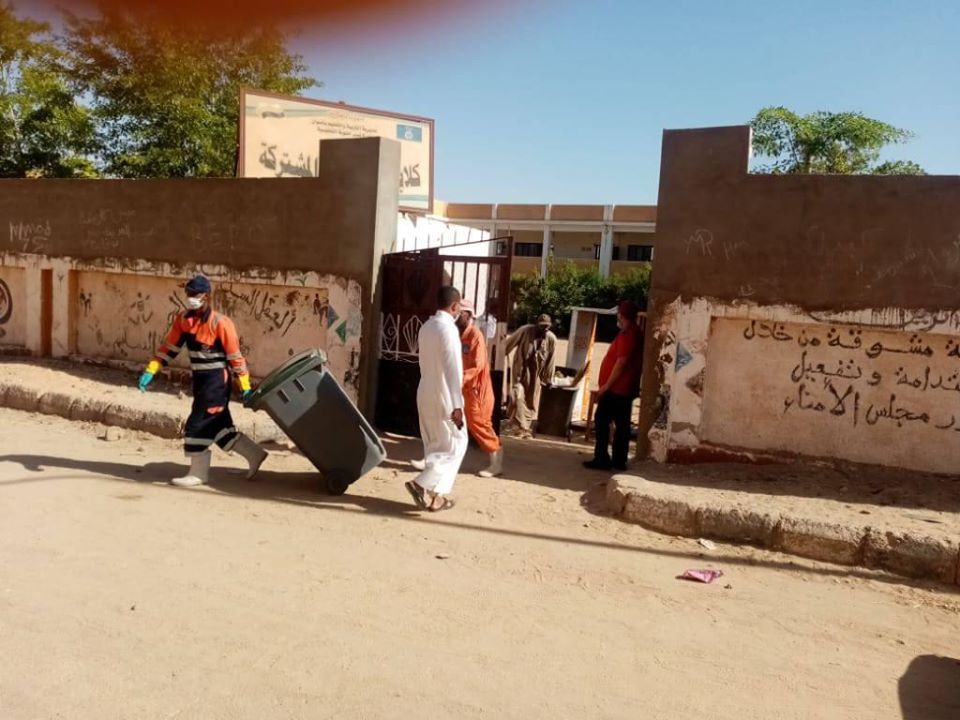 استمرار حملاتالنظافة بشوارع مدينه كلابشة باسوان (4)