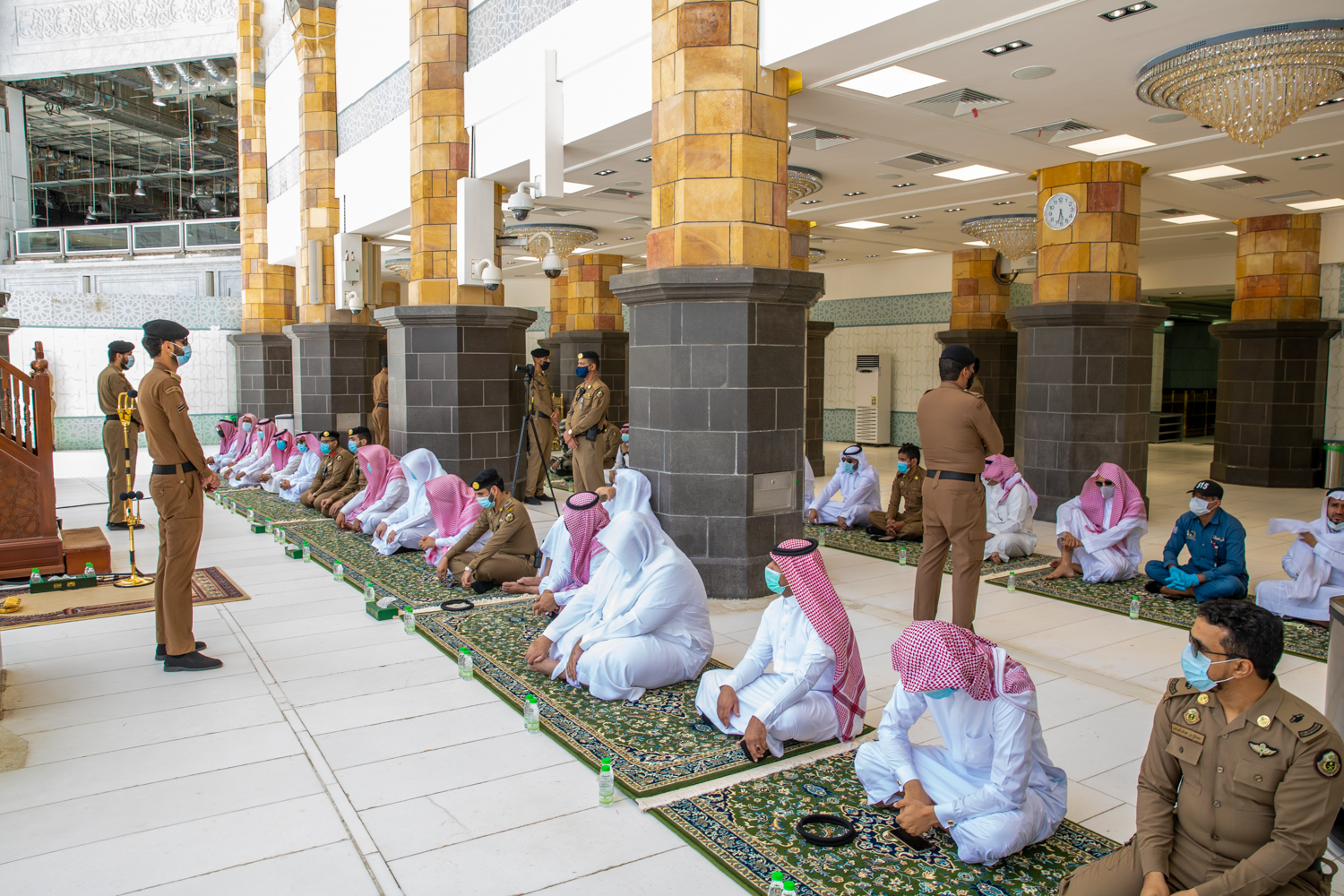 الصلاة فى الحرم المكى  (1)