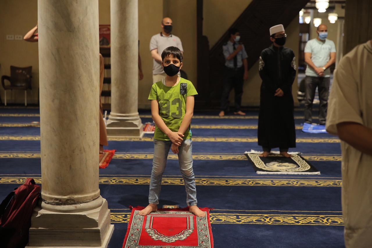 صلاة العشاء بمسجد الأزهر اليوم (4)