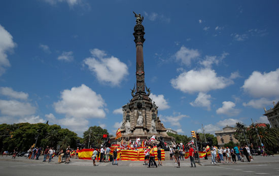 الإسبان يتظاهرون ضد العنصرية