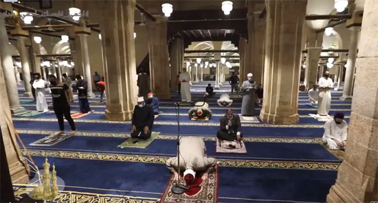 لقطات الاستعداد لصلاة الفجر من الجامع الأزهر