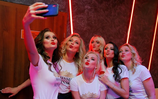 نساء بيلاروس يشاركن في مسابقة ملكة جمال  (2)